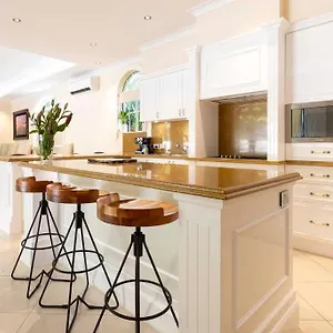barbados-in-the-tropics-5-bedroom-luxury-home.cairnshotels4all.com/